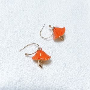 Orange mushroom hoop earrings M204